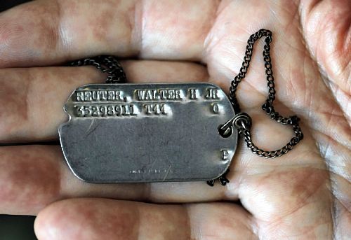 Walter H Reuter dogtag Walter H Reuter dogtag