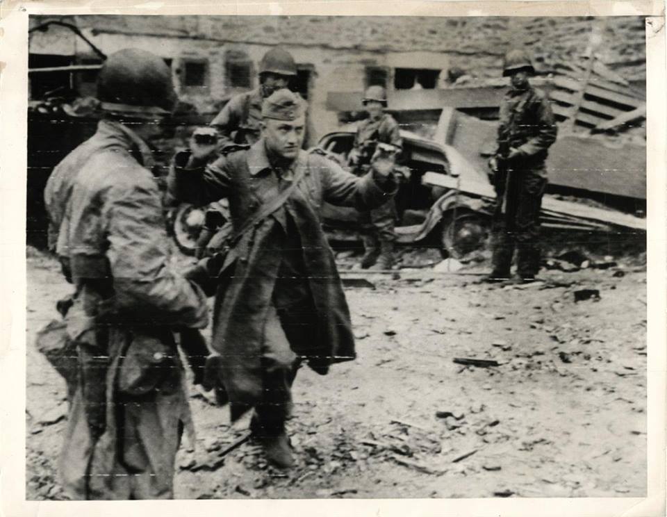 Germans in Cherbourg surrender to 9th Infantry Division men