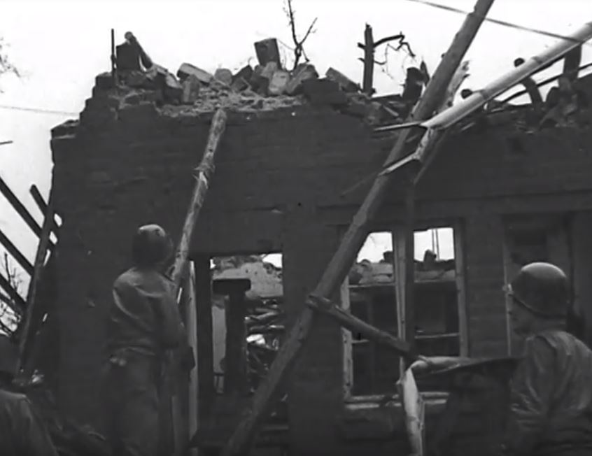4.2 inch Mortar Crew Preparing positions.